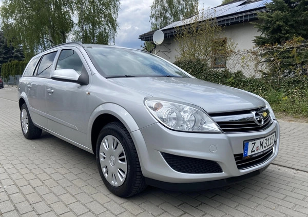 Opel Astra cena 10900 przebieg: 186500, rok produkcji 2008 z Bydgoszcz małe 191